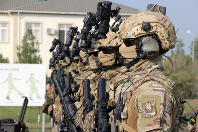 XTQ hərbi hissəsində hərbi vəzifəlilərlə təlim toplanışı keçirilib 