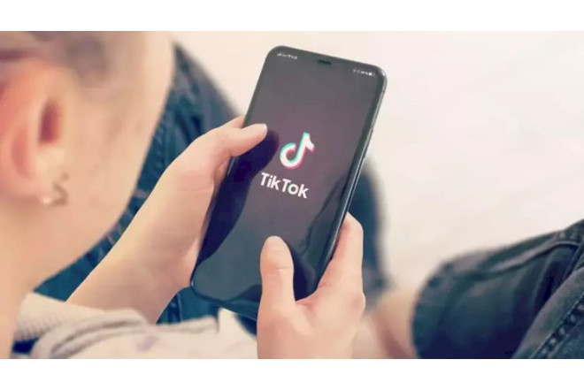 Boşanmaların yeni səbəbi: Sosial şəbəkələrin ailələrə TƏSİRİ artır