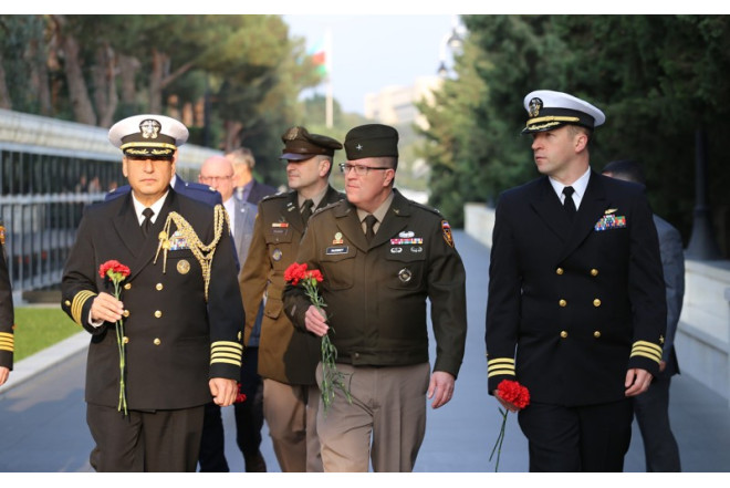 ABŞ-nin briqada generalı Azərbaycandadır - FOTO