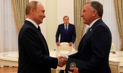 Trampın elçisi və kürəkənini Putini 3 saat gözləməli olub 