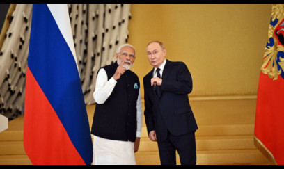 Modi Putini rəqqaslarla qarşılayıb 