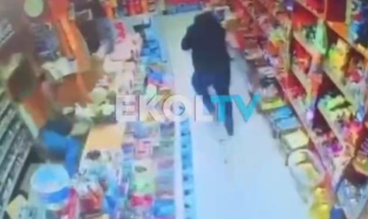 İstanbulda marketdə kassir güllələnib 