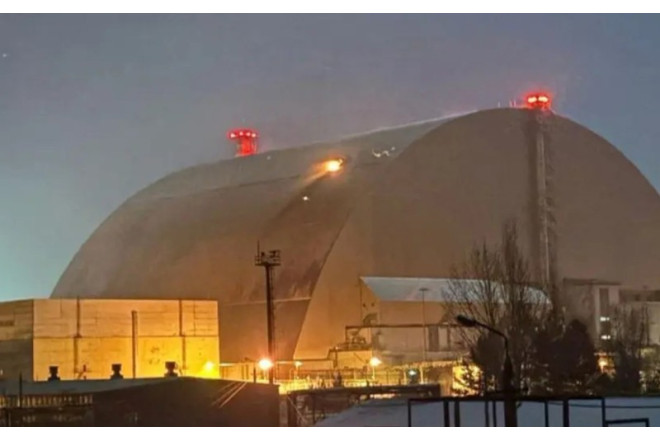 Çernobılın qoruyucu qalxanı deşildi 