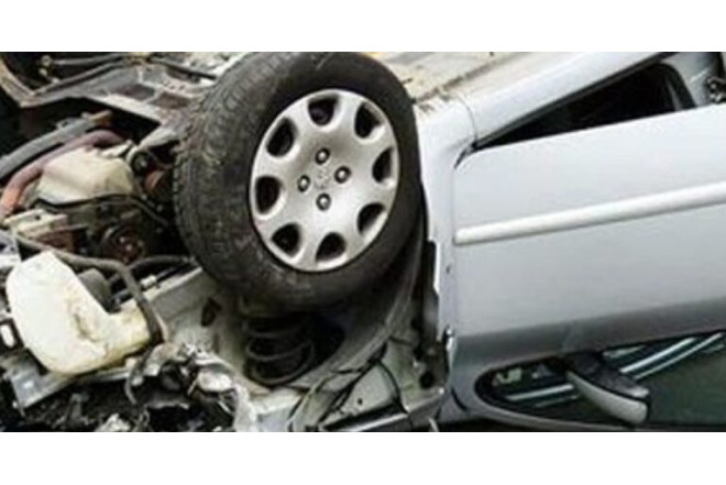 Gəncədə iki avtomobil toqquşdu 