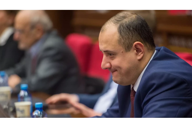 İrəvanda keçmiş deputatı döydülər 