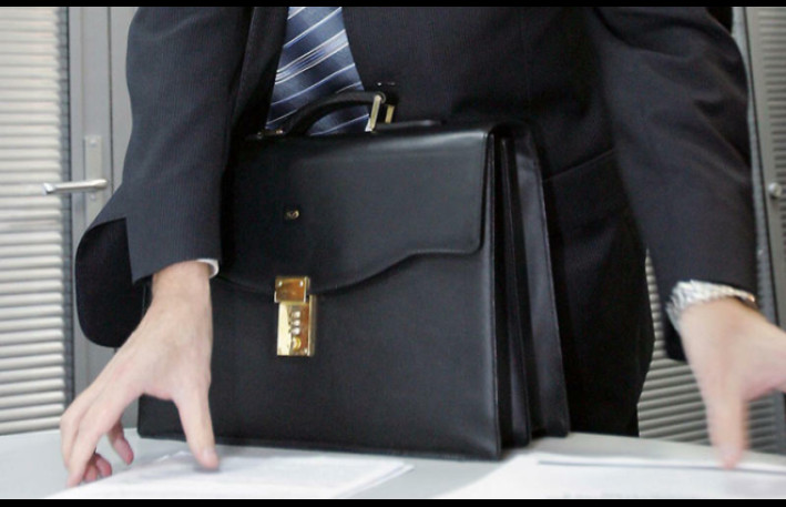 İcra başçısı iki nəfəri işdən çıxardı - Yeni təyinat