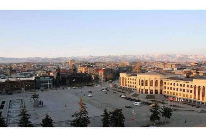 Gümrü Ermənistanda Rusiyanın son qalası kimi önə çıxır