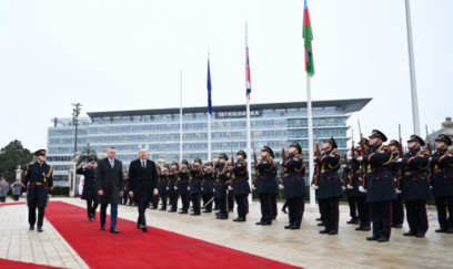 Prezident İlham Əliyevin Bratislavada rəsmi qarşılanma mərasimi olub 