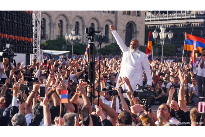 Ermənistanda kilsə dəstəyi ilə hökumətə qarşı yeni siyasi cəbhə formalaşır