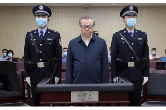 Sabiq direktor rüşvətə görə ölüm hökmü aldı