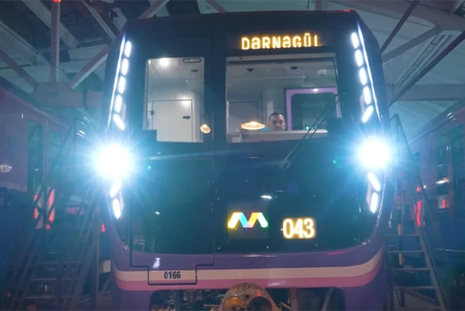 Bakı metrosunda daha bir yeni nəsil qatar istismara verilib 