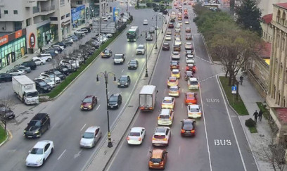 11 istiqamətdə tıxac var 