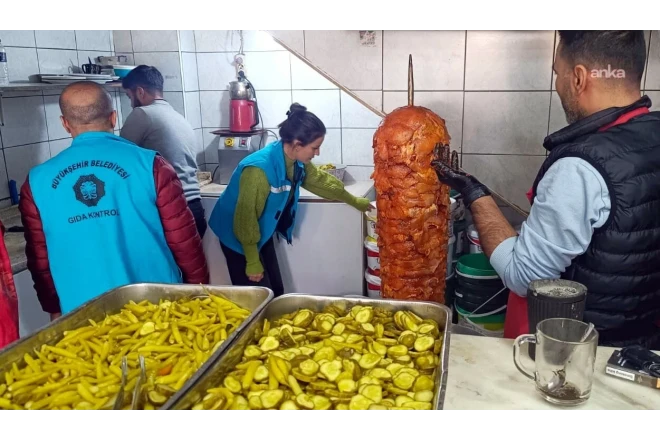 Diyarbakırda 426 kq son istifadə tarixi keçmiş toyuq məhsulu aşkar edildi