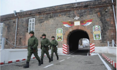 Ermənistan 102-ci bazanı mütləq çıxaracaq 