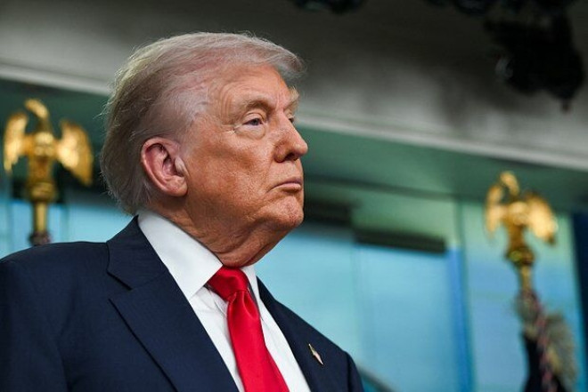 Tramp CNN-i “korrupsioner” adlandırıb - Satışı tələb etdi