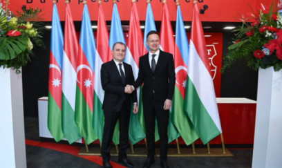 Budapeştdə Azərbaycan və Macarıstan XİN rəhbərlərinin görüşü keçirilir 