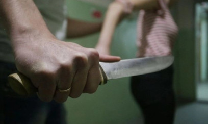 Qadın sevgilisini qovmaq istədi - Bıçaqlandı 