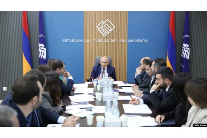 Ermənistanda korrupsiya problemi hələ də həll olunmayıb: Tənqidçilərə təzyiq güclənir