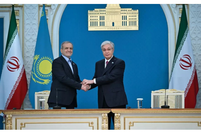 Pezeşkian Tokayevlə görüşdü