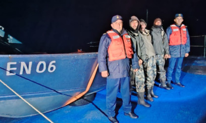 Xəzərdə köməksiz qalan 3 balıqçı xilas edildi - VİDEO