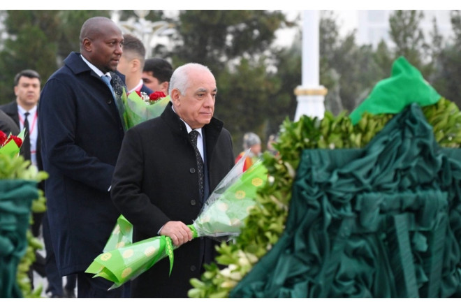 Əli Əsədov Neytrallıq Abidəsini ziyarət etdi 