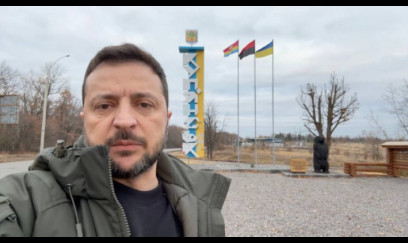 Zelenski ağır döyüşlərin getdiyi Kupyanskda