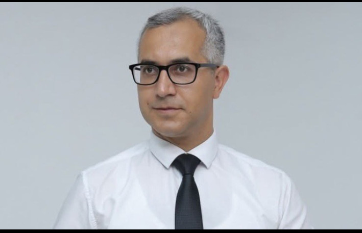 Kamran Əsədova cinayət işi açıldı - Abituriyentlərə cavabları belə ötürürmüş