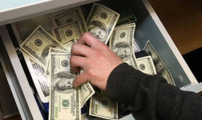 Atasının 7 min dollardan çox pulunu oğurlayan şəxs saxlanılıb 