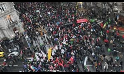 Bu ölkədə kütləvi etirazlar başladı 