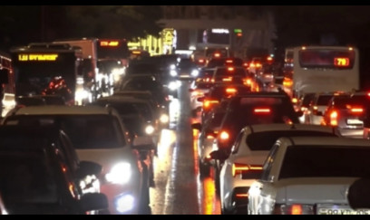 Paytaxtın bəzi küçələrində sıxlıq müşahidə olunur