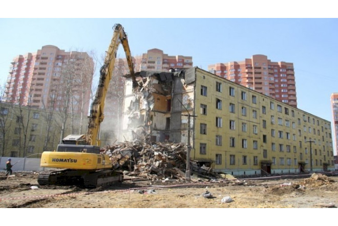 Bakının məşhur universitetində SÖKÜNTÜ işləri gedir