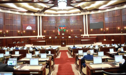 Toylardakı səs-küy Milli Məclisin gündəminə çıxdı