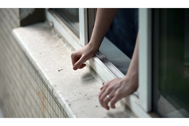 10-cu mərtəbədən yıxılaraq ölən tələbənin FOTOSU