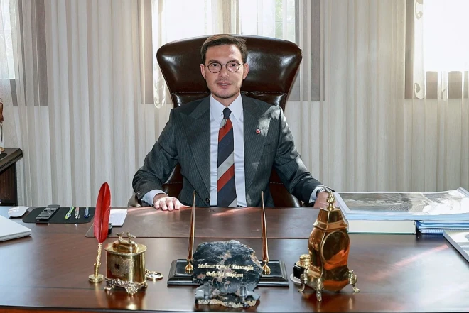 Bələdiyyə Başçısının kabinetində gizli cihaz tapıldı