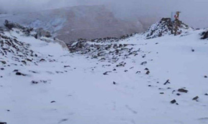 Kəlbəcərə qar yağdı 