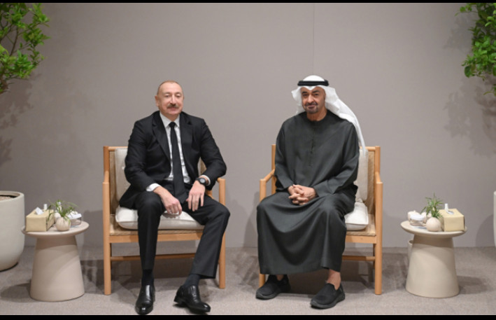 Prezident Əbu-Dabidədir - FOTOLAR