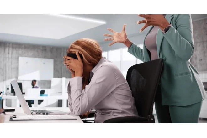 Sevgilisinin arvadı ilə üz-üzə gəldi - İş yerində təhqir etdi