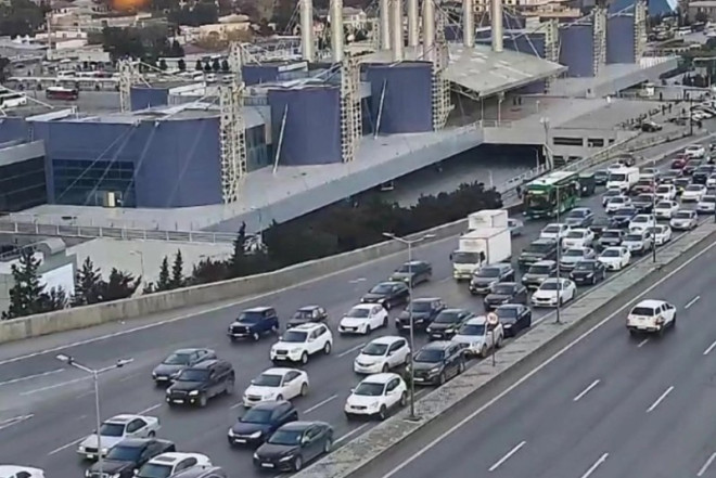 Bakıda bu yollarda tıxac var - SİYAHI