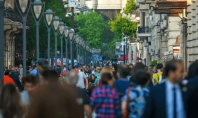 Bir gün bu cəmiyyət özünü ölçmək istəsə, ac qalanların gözünə baxsın 