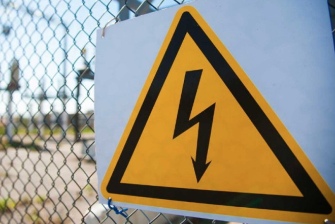 Məktəblini elektrik cərəyanı vurdu