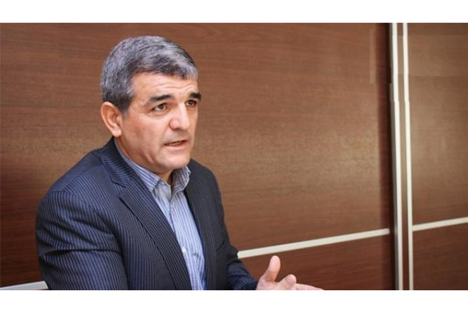 Deputat elektron siqaretə etirazlara cavab verdi: “Yeniyetmə qızlar arasında geniş yayılıb” 