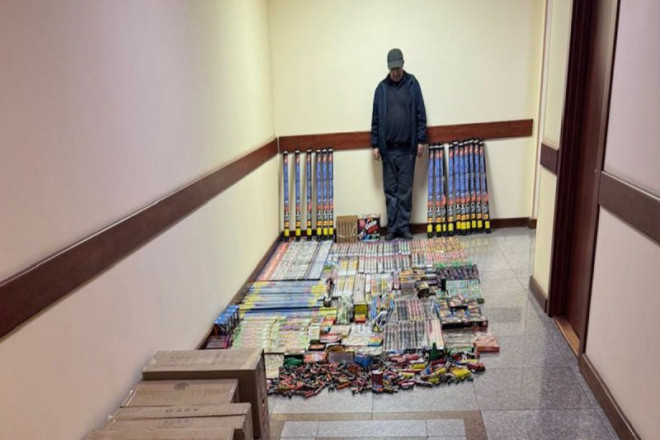 Pirotexniki vasitələr satılan anbar aşkarlandı - VİDEO