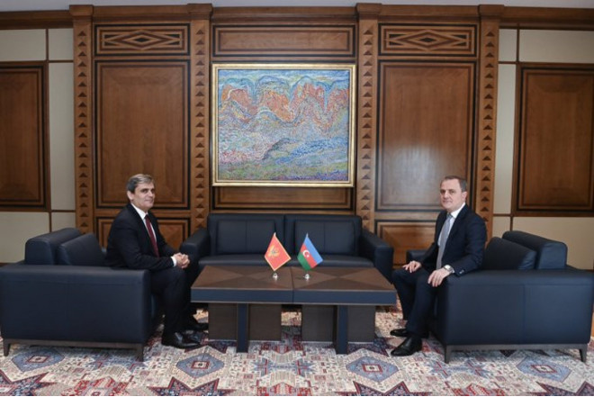 Ceyhun Bayramov monteneqrolu həmkarı ilə görüşdü