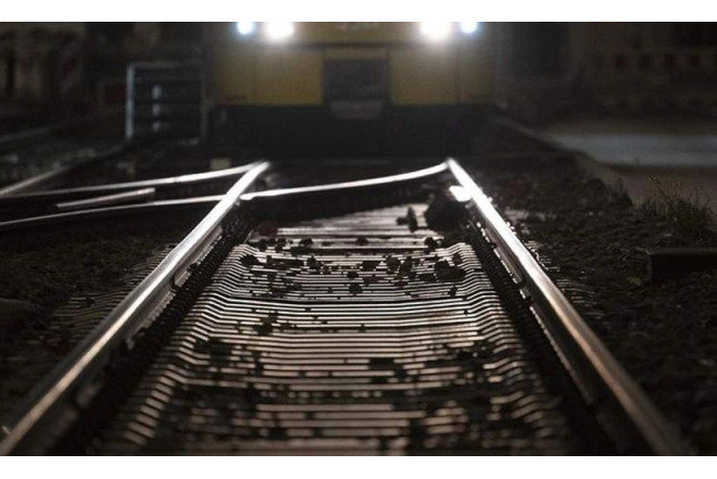 İki qatar toqquşdu - 17 yaralı var