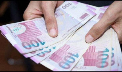 Bu şəxslərə bayramla əlaqədar 500 manat mükafat verildi 