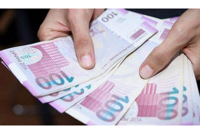 Bu şəxslərə bayramla əlaqədar 500 manat mükafat verildi 