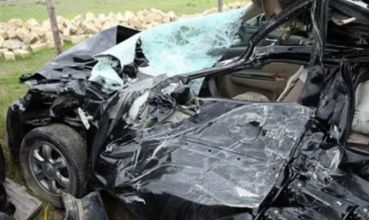 Qazaxda maşın hasara çırpıldı - Ölən və yaralanan var