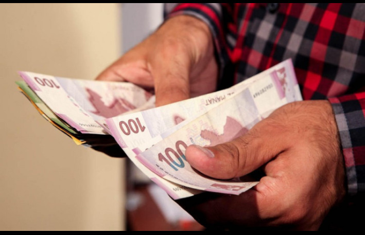 Rəsmi qərar: Bu şəxslərə 500 manat bayram pulu verildi