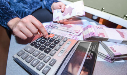 Bu şəxslərə bayramla əlaqədar 500 manat mükafat verildi - RƏSMİ