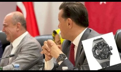 Deputat iclasa 214 min dollarlıq saatla gəldi - FOTO